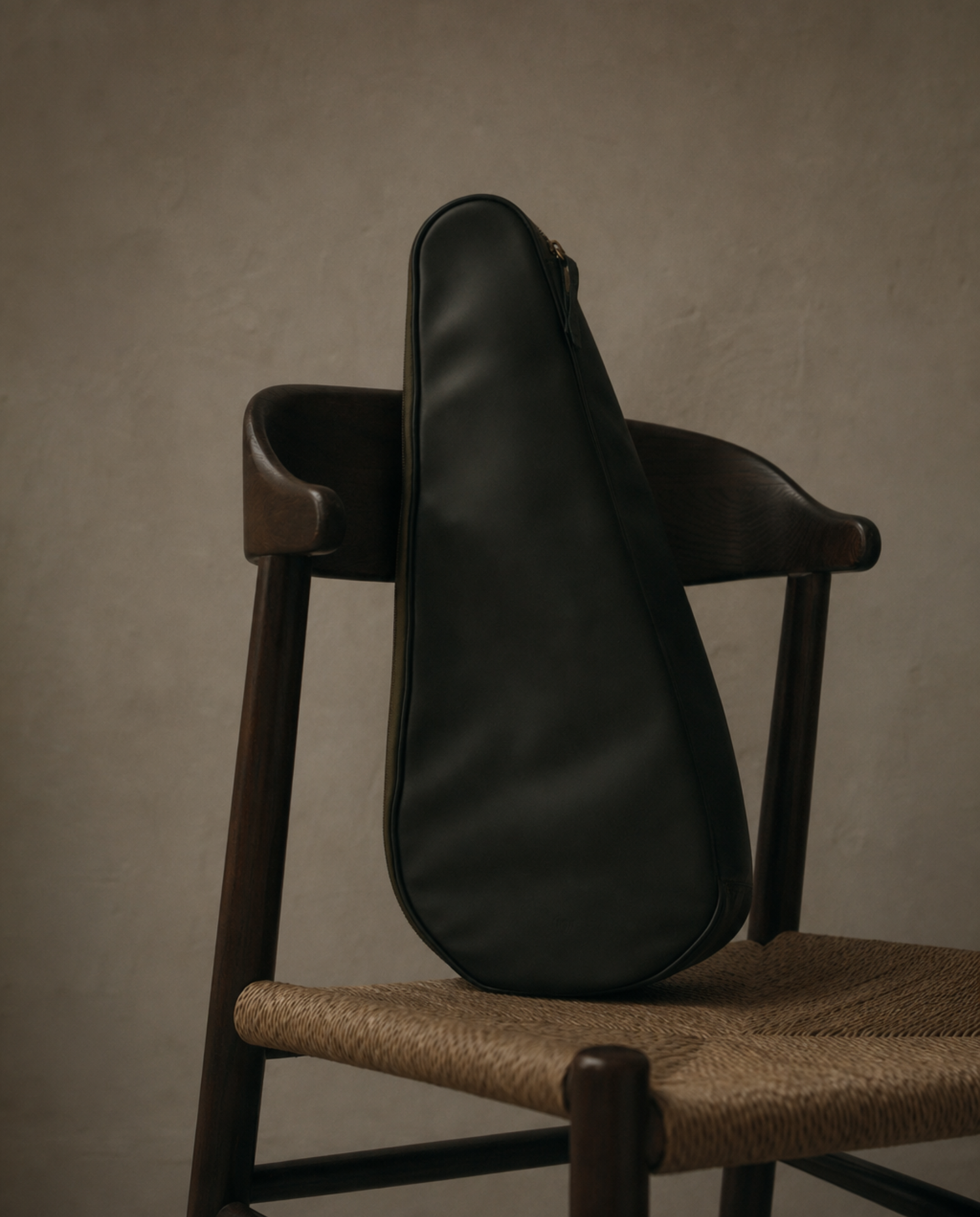 LAGOA - Leather Tennis Carrier
